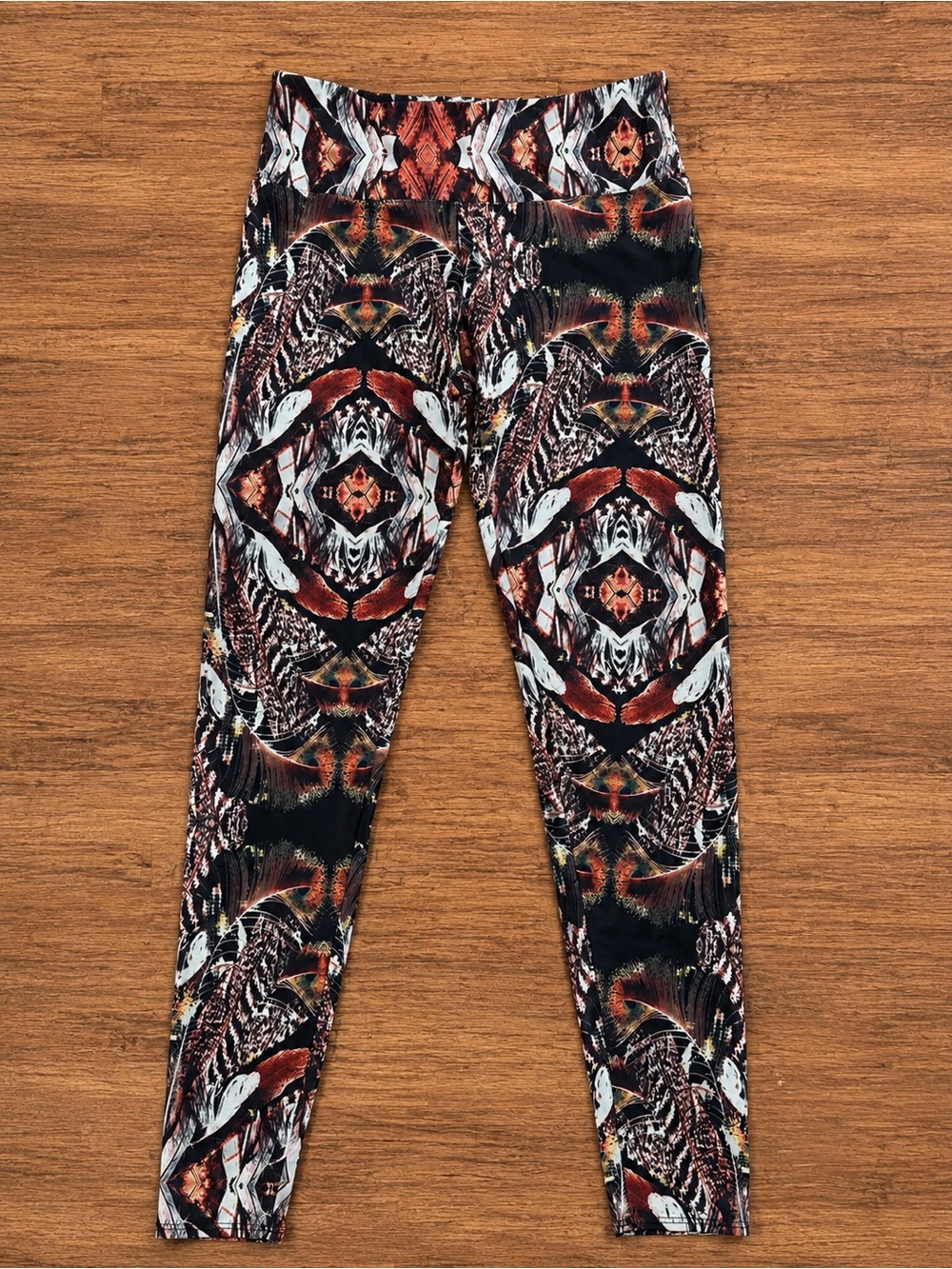 Onzie Feather Print High Waisted Leggings Size S/M Boho Yoga Activewear